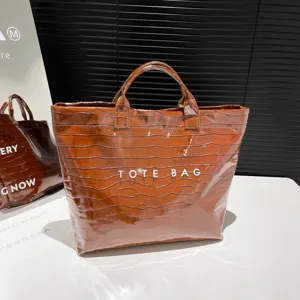 Braune Lack-Krokodiltextur Tote Bag, grobe Kapazität stilvolle lässige Schultertasche für Damen.