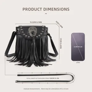 Sac bandouliere franges en cuir punk noir avec crane et clous. Compact et elegant.