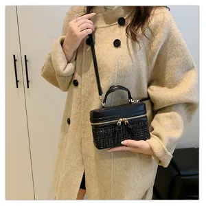 Chic tweed vanity crossbody bag for women, stylish contrast color retro small box handbag.
