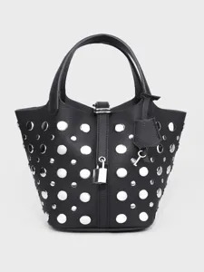 Borsa secchiello in pelle nera con borchie argento, elegante borsa punk a mano e tracolla.