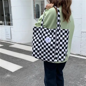 Grand sac cabas en toile à carreaux noirs et blancs, sac d'épaule décontracté pour les étudiants.