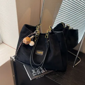 Women Large Capacity Tote Bag PU Leather Matte Shoulder Bag Casual Commuter Handbag With Metal Chain And Pendant