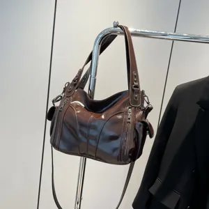 Vintage brown patent leather shoulder bag, large capacity casual tote for women commuting.