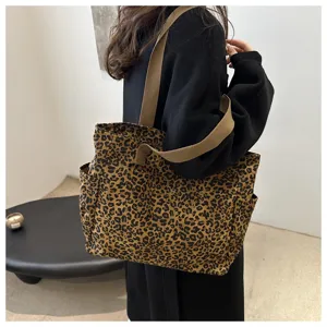 Megali tsanta tote apo kamva me leopard print, shendio gia kathimerini khrisi kai moly.