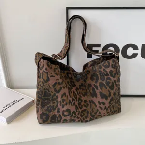 Sac cabas en toile imprime leopard tendance, grand sac porte epaule bandouliere pour femme.