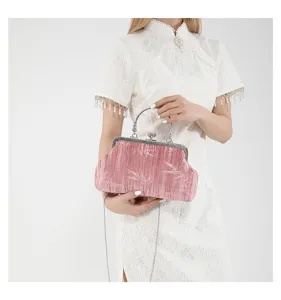 Vintage pink velvet kiss-lock shoulder bag, elegant cross-body handbag for women, chic retro purse