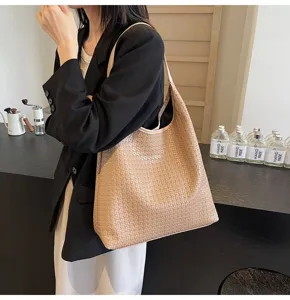 Sac cabas tresse vintage femme grande capacite sac epaule mode tendance chic utile