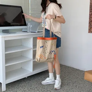 Sac cabas en toile pour femme grande capacité sac à épaule avec sangle contrastée et broderie élégante