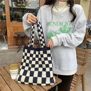 Knit checkerboard tote bag for women, casual large capacity handbag in autumn and winter.