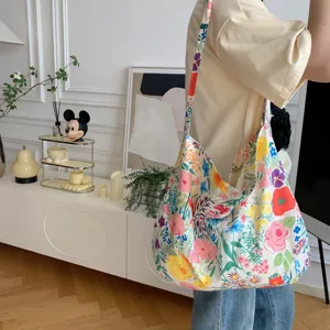 Large capacity floral canvas shoulder bag casual hobo tote bag for women daily shopping use