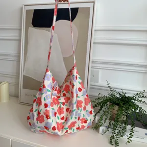 Casual floral canvas shoulder bag, large capacity aesthetic tote bag for daily shopping.