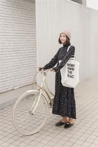 Korean style canvas tote bag with letter print, large capacity casual shoulder bag for women.