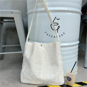 Japanese style fresh daisy print canvas shoulder bag lightweight casual tote bag for women