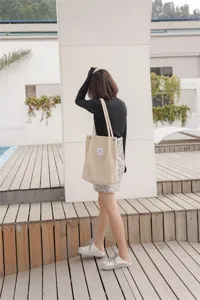 Korean style corduroy shoulder bag for women, large capacity casual daily tote student bag.