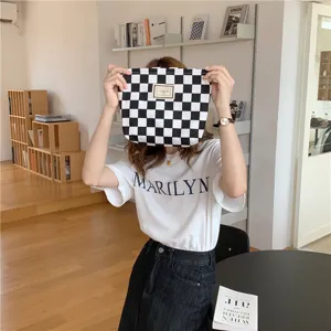 Sac cabas en toile à carreaux noir et blanc, grand sac porté épaule minimaliste pour femmes.