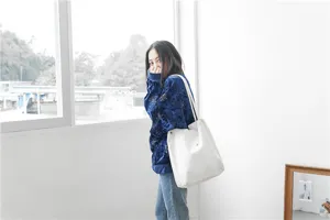 White corduroy tote bag large capacity casual shoulder bag for women daily student shopping.