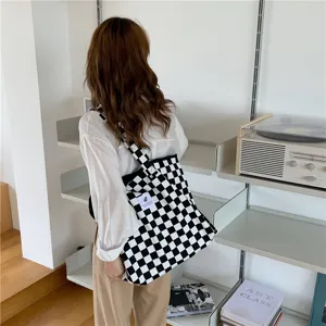 Sac cabas en toile à carreaux noir et blanc style chic grand sac porté épaule pour femmes