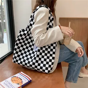 Sac cabas en toile à carreaux noir et blanc chic, grand sac bandoulière décontracté femme.