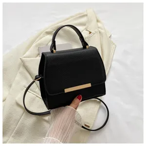 Minimalistische einfarbige strukturierte Damen Umhängetasche, elegante modische quadratische Tasche.
