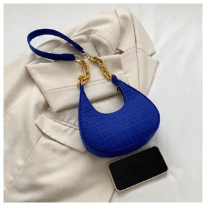 Blaues Kroko-Muster Achseltasche schicke grobe Goldkette Knödel Umhängetasche Detailansicht