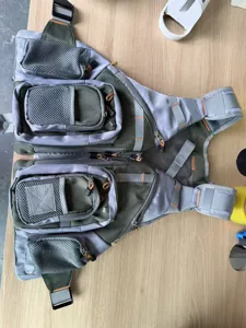 Gilet de pêche à la mouche multipoches, gilet de leurre outdoor en mesh respirant avec fermeture.