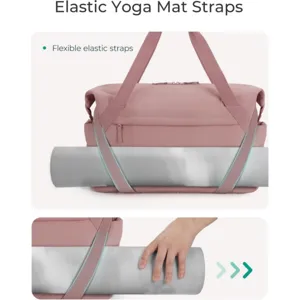 Vista dettagliata della borsa da palestra rosa per tappetino yoga con cinghie elastiche.