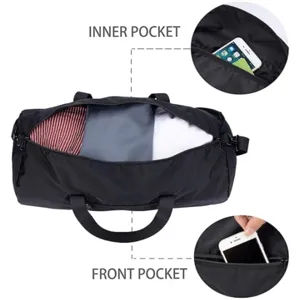 Dettaglio borsa da viaggio nera con tasca interna e tasca frontale per palestra e weekend.