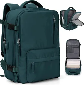 Grande zaino da viaggio multifunzionale verde scuro con porta USB e vari scomparti pratici.