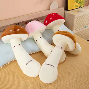 Jolies oreillers en peluche longue champignon pour chambre, traversin doux et coussin de lit detail.