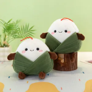 Detalle de peluche zongzi lindo, regalo suave de festival, hermosa decoración de escritorio.