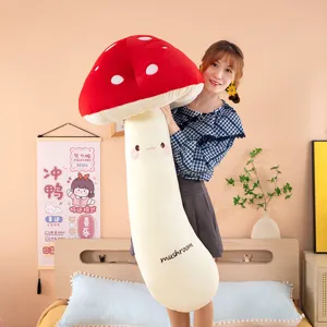Grand oreiller en peluche de champignon rouge pour filles, coussin de sommeil doux et jouet.