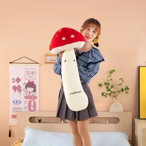 Oreiller de corps en peluche longue champignon, coussin câlin doux pour chambre de filles et ados.