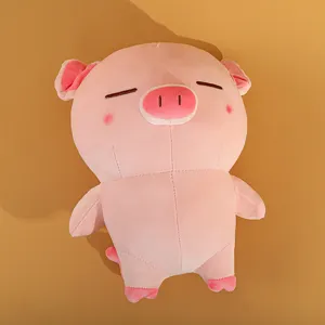 Nahaufnahme des niedlichen rosa Plüschschweins, weiches elastisches Kuschelkissen Design.