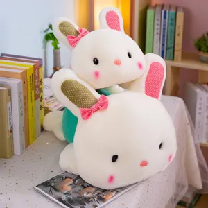 Morbido coniglio peluche, simpatica bambola e utile cuscino da abbraccio per bambini come regalo.