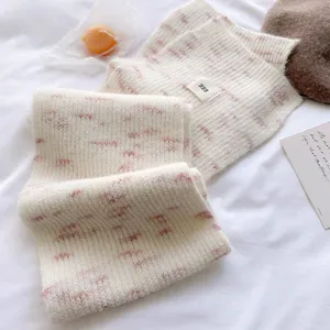 Korean style winter warm thick knitted cashmere scarf with pink speckles, soft and cozy fashion.
