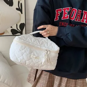 Ins style quilted heart cosmetic bag portable large capacity travel makeup pouch