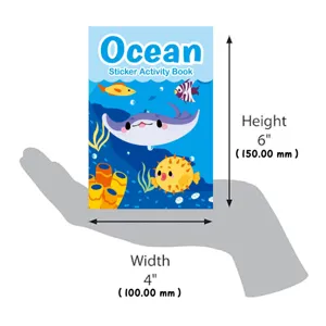Ocean sticker activiteitenboek voor kinderen met schattige zeedieren en afmetingen.