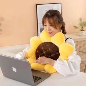 Cuscino peluche girasole morbido imbottito decorazione casa ufficio sedia dettaglio.
