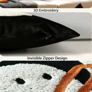 Detail des Geister-Kissenbezugs mit strukturierter 3D-Stickerei sowie verdecktem Reißverschluss.