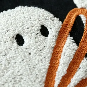 Halloween Geist getufteter Kissenbezug, kuschelige schwarze dekorative Sofakissenhülle.