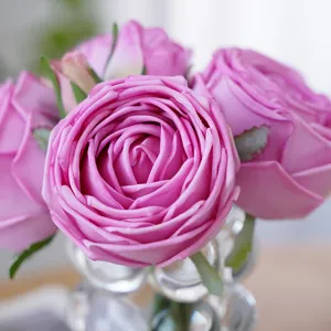 Künstlicher rosa Rosenstrauß mit Glasvase für modernes Wohnzimmer Tischdeko Hauptbild