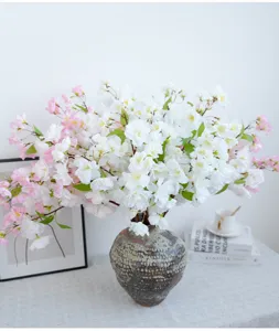 Prachtige kunstmatige kersenbloesem takken zijden bloemen voor woonkamer vaas decor