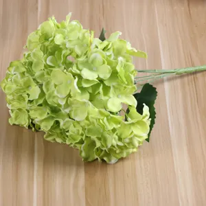 Bouquet di fiori di ortensia verde artificiale per decorazioni casa e matrimonio.