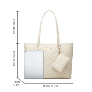 Sac cabas matelassé beige avec pochette, élégant sac à épaule en cuir PU pour femmes.