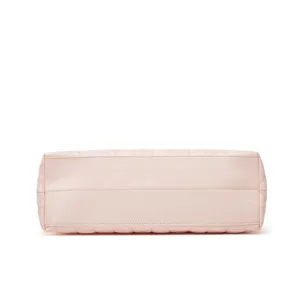 Sac cabas rose vue détail du fond, matière cuir synthétique avec élégantes coutures matelassées.