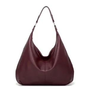 Weinrote weiche Ledertasche, Detailansicht der slouchy Hobo Schultertasche mit grossem.