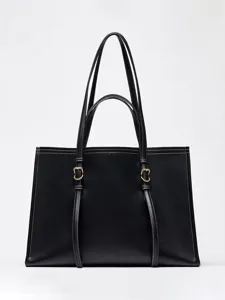 Sac cabas noir classique en cuir pour femme, grand sac d'epaule de travail et de voyage.