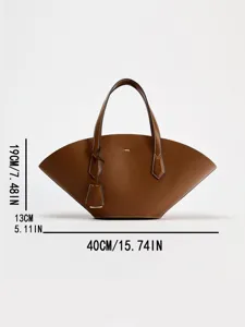 Élégant sac à main en cuir marron design éventail pour femme sac bandoulière chic.