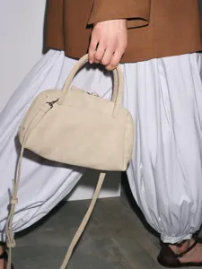Sac Boston en Suédine pour Femmes Rétro Petit Sac de Bowling Automne Hiver Mode Sac à Main Casual Poignée Supérieure Sac Bandoulière