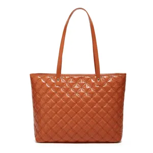 Sac cabas matelassé marron pour femme, grand sac à épaule pour le quotidien et le travail.